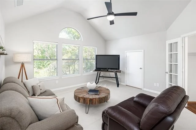 Photo of 909 Sonora Drive