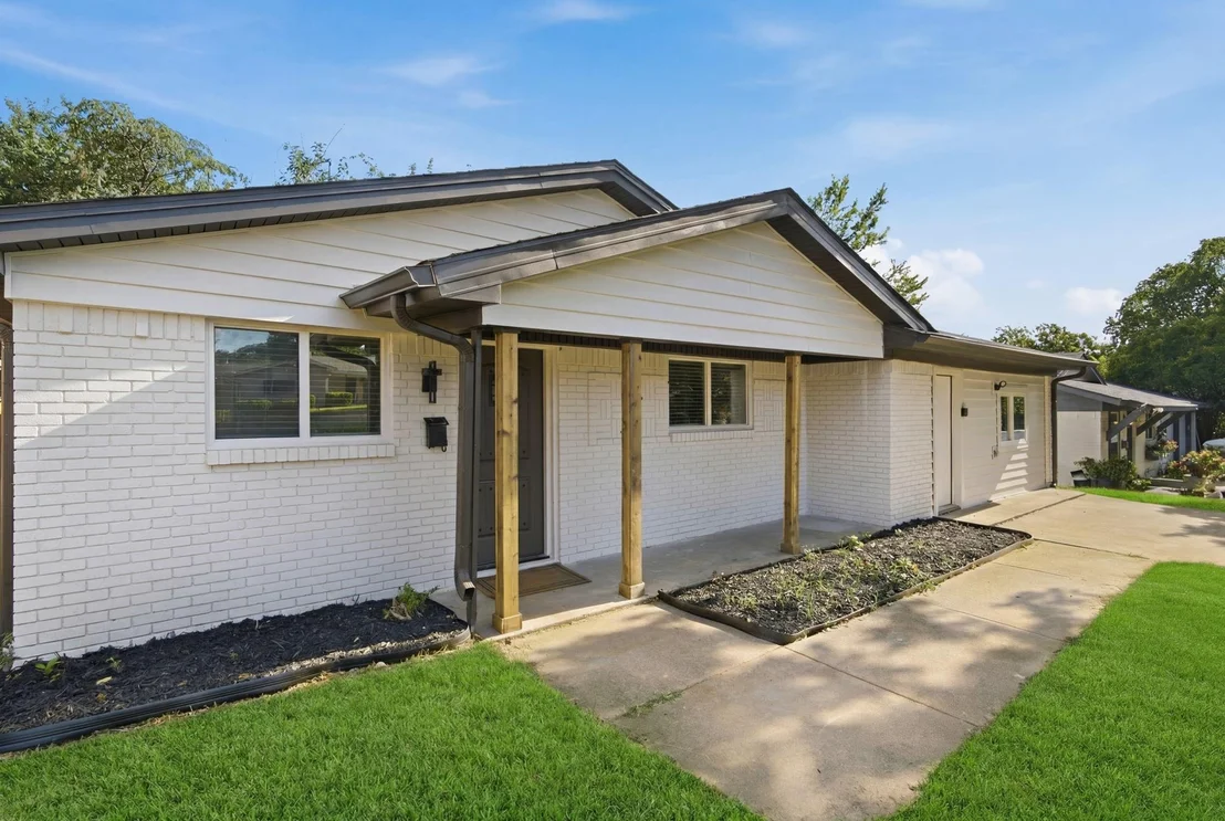 Photo of 6632 Ellis Road