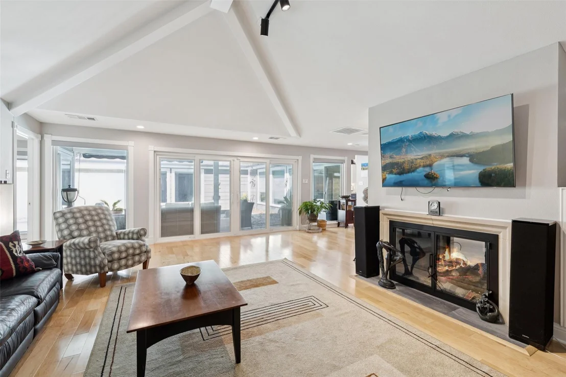 Photo of 7221 Pleasant View Drive