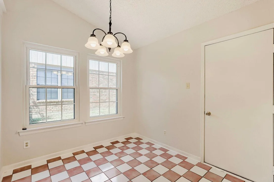Photo of 314 Sandlewood Lane