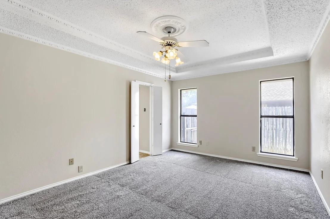 Photo of 2212 Oak Bluff Drive