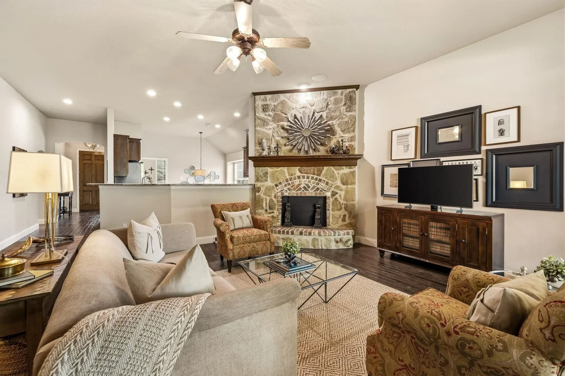 Photo of 7505 Willowbend Drive
