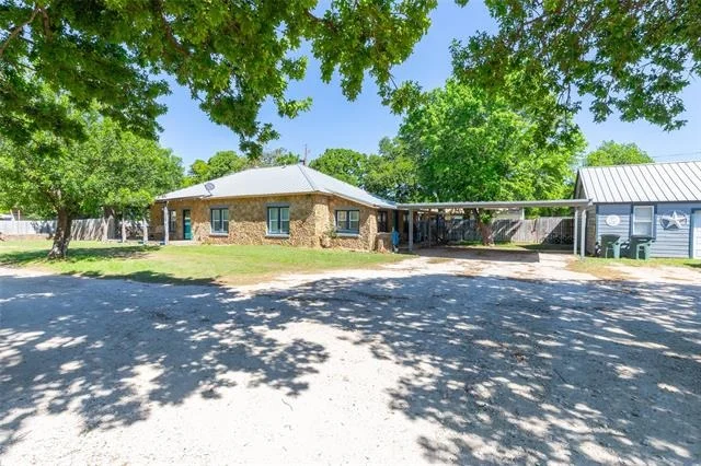 Photo of 712 Tanglewood Drive