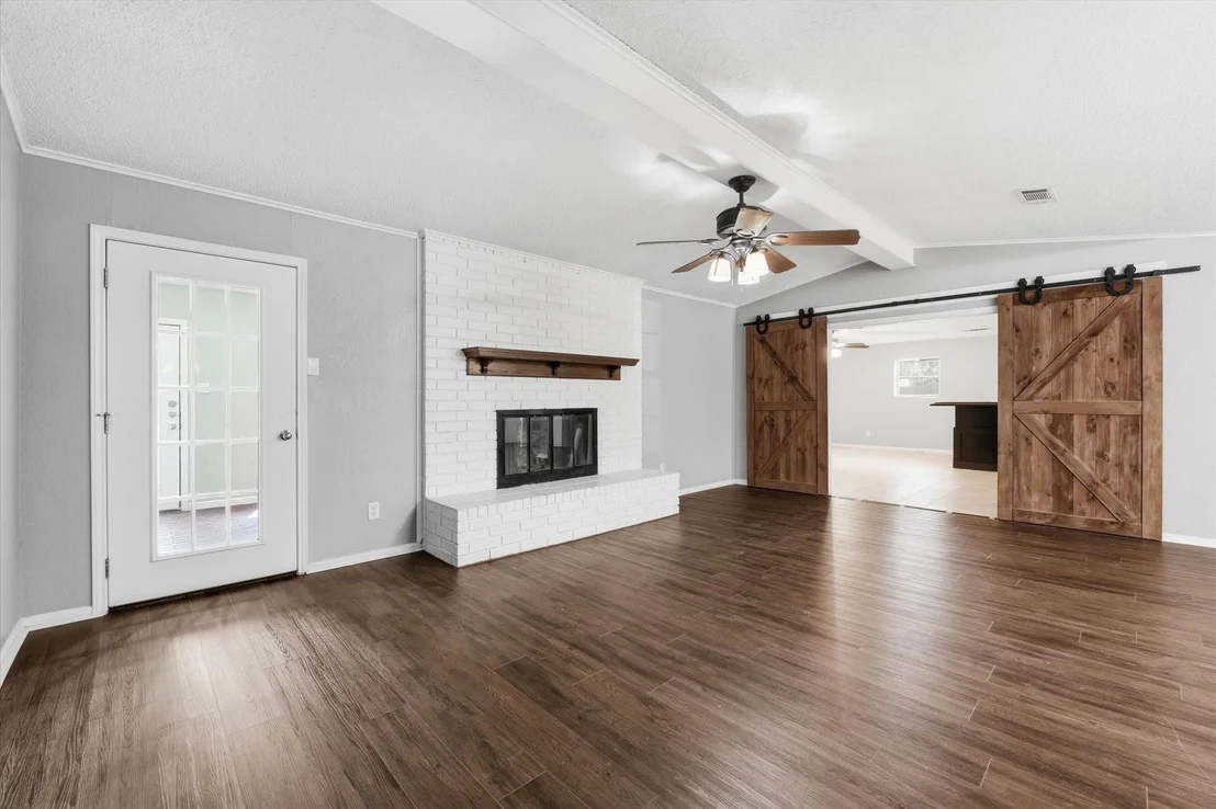 Photo of 140 Towne West Drive