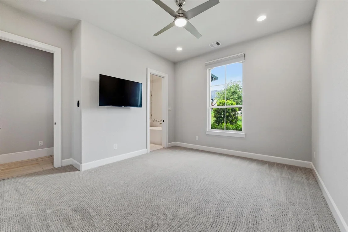 Photo of 1019 Country Way