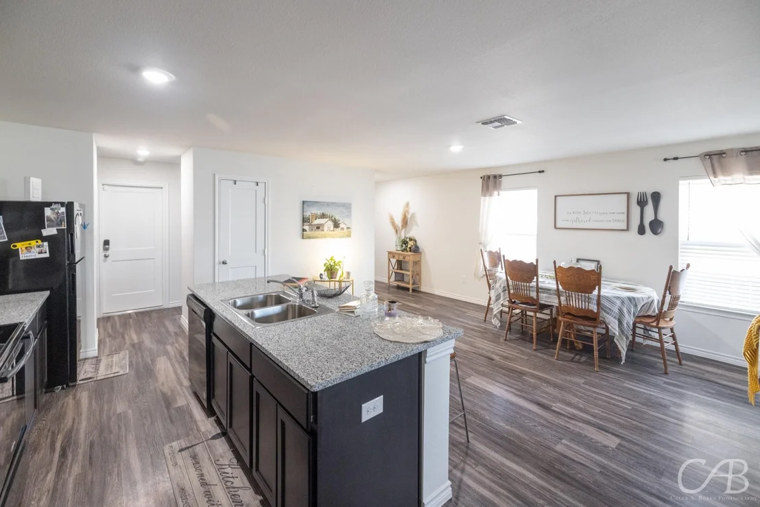 Photo of 7910 Vineyard Drive
