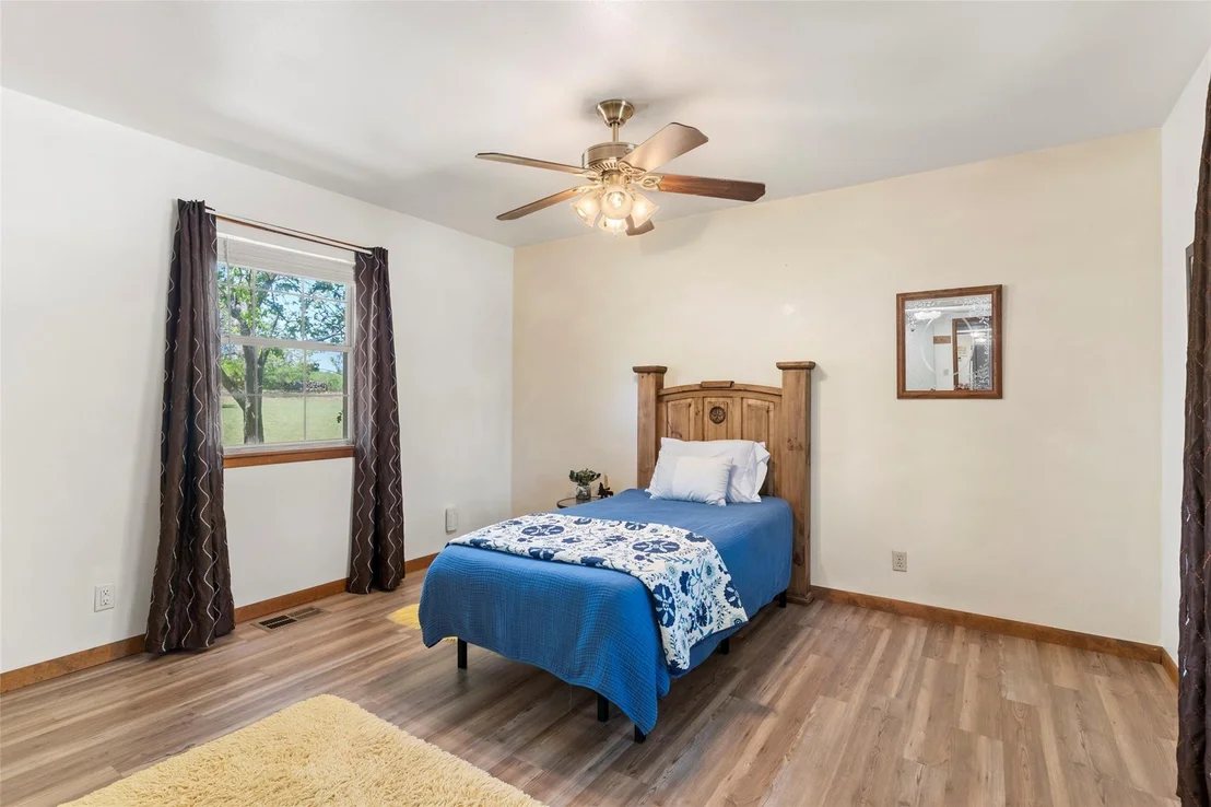 Photo of 1500 County Road 404