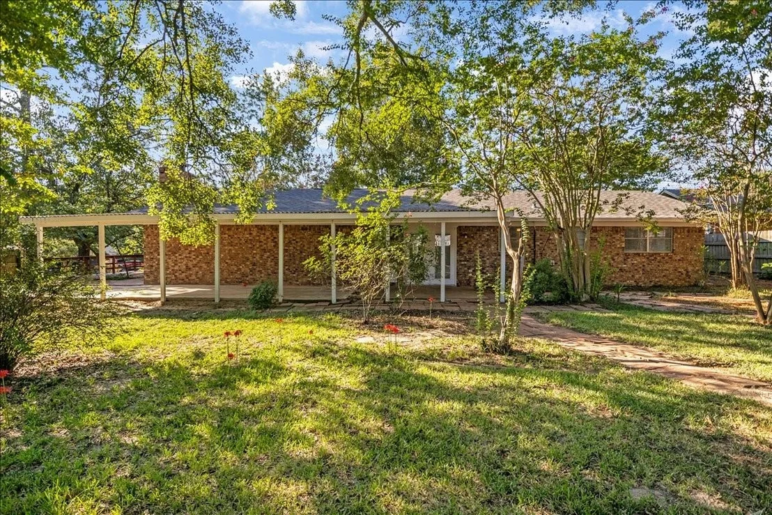 Photo of 303 Jane Lane