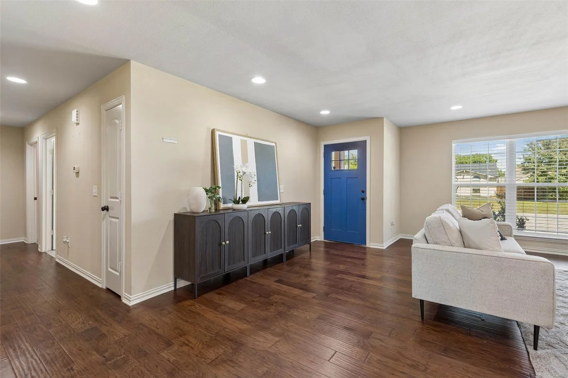 Photo of 8106 Woodside Road