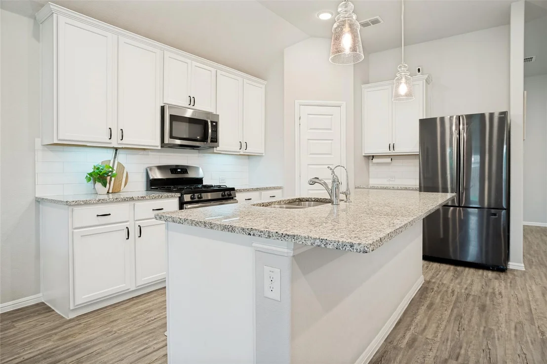 Photo of 925 Royal Lane