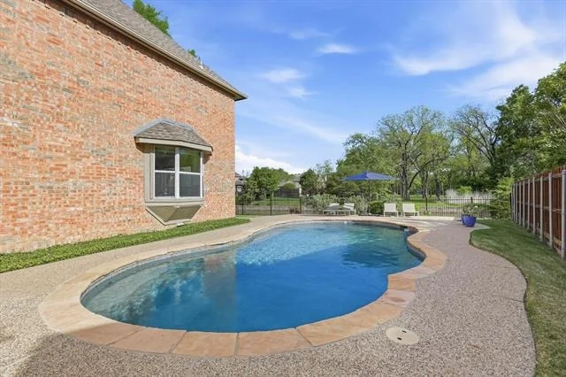 Photo of 1048 Basilwood Drive
