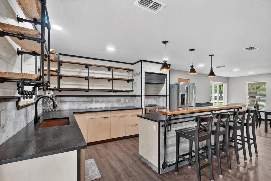 Photo of 4041 Burleson Retta Road