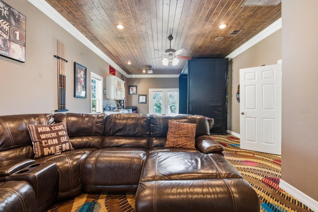 Photo of 10936 Deer Creek Drive