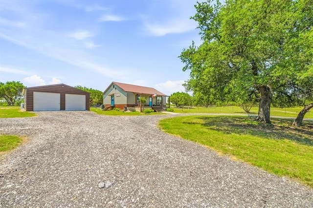 Photo of 1271 Private 2120 Road