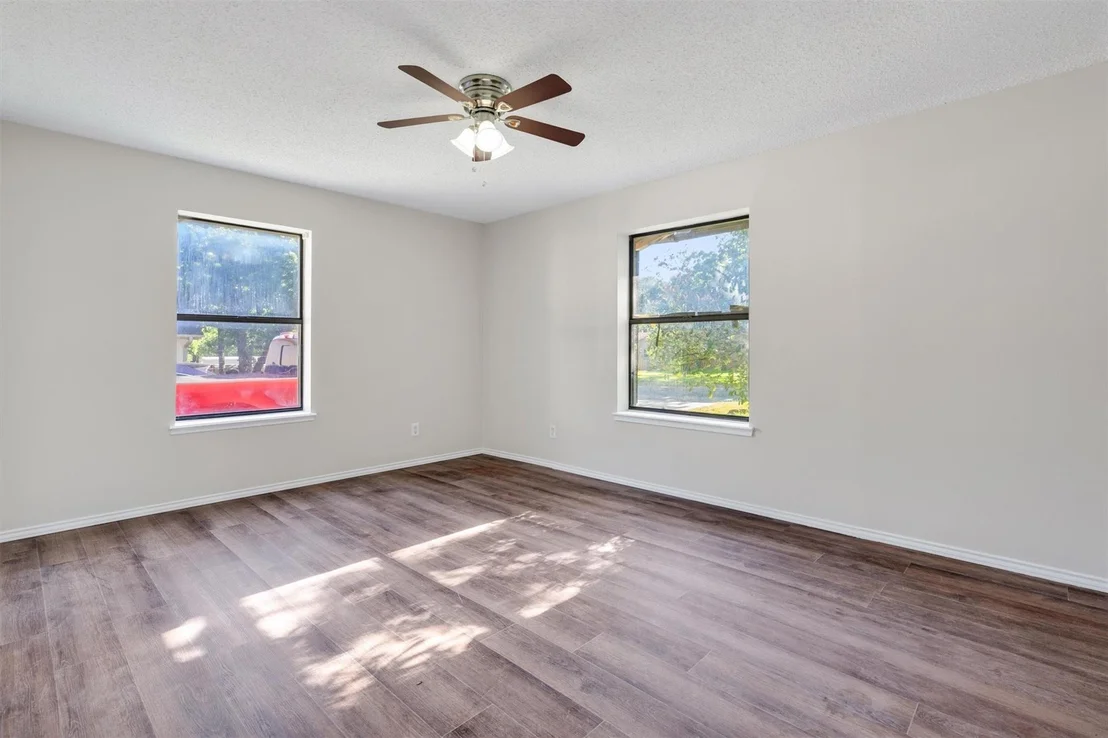 Photo of 209 Mistletoe Lane