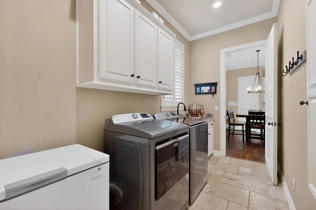 Photo of 5700 Walden Drive