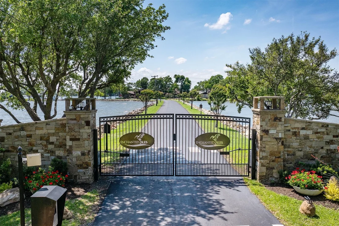 Photo of 697 Enchanted Isles Drive