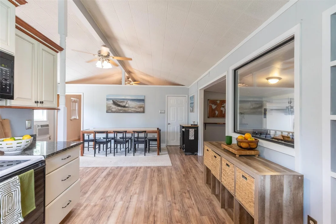 Photo of 9732 Cove Road