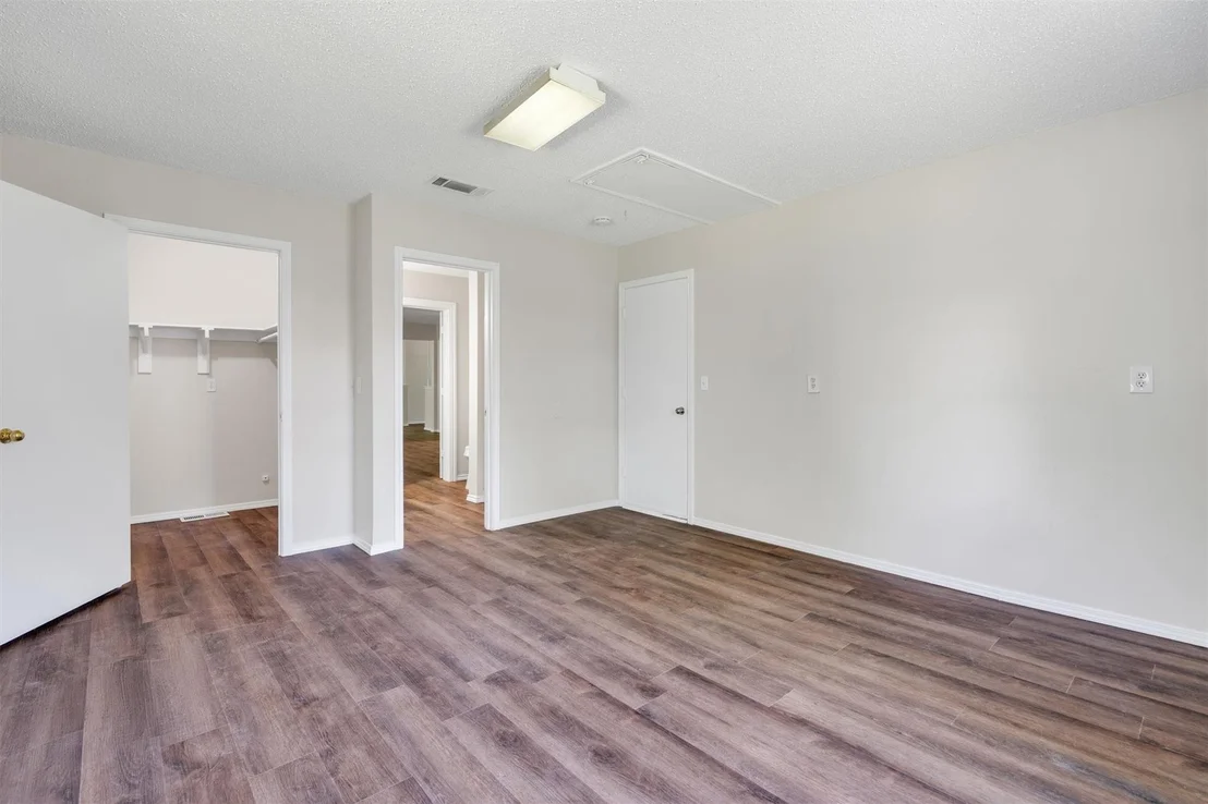 Photo of 209 Mistletoe Lane