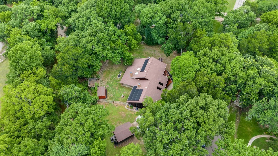 Photo of 207 Shadowwood Trail