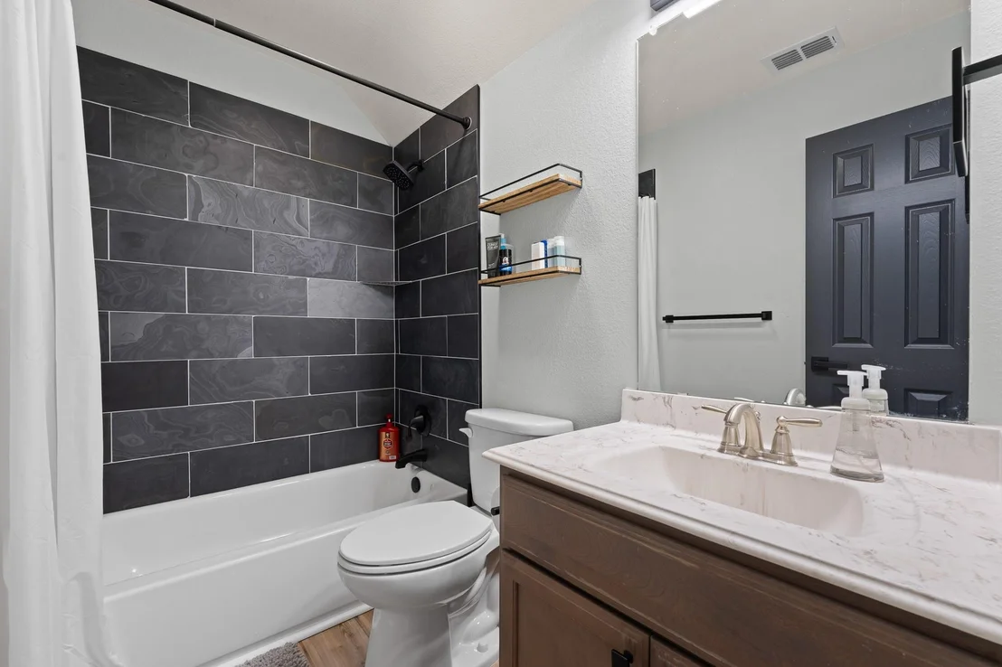 Photo of 3137 Shoreline Drive