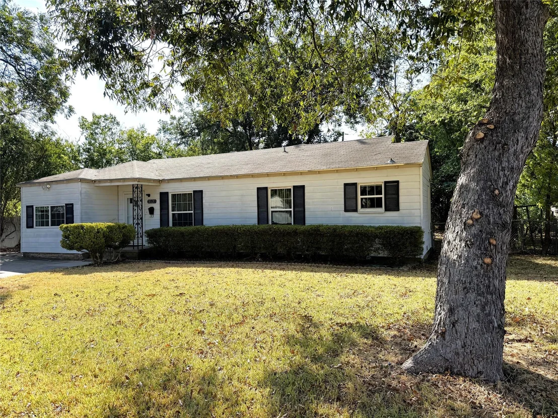 Photo of 3520 Maple Avenue