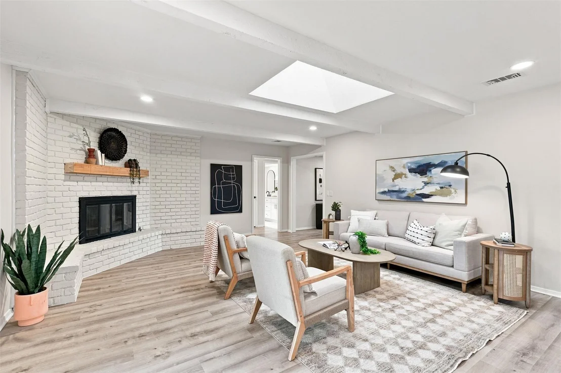 Photo of 1905 Midcrest Drive