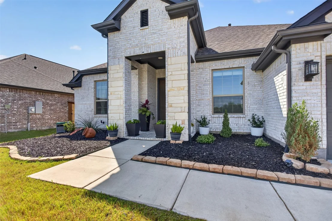 Photo of 1121 Alaska Drive