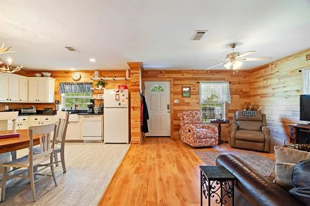 Photo of 1101 County Road 2810