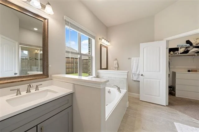 Photo of 1024 Macaw Drive