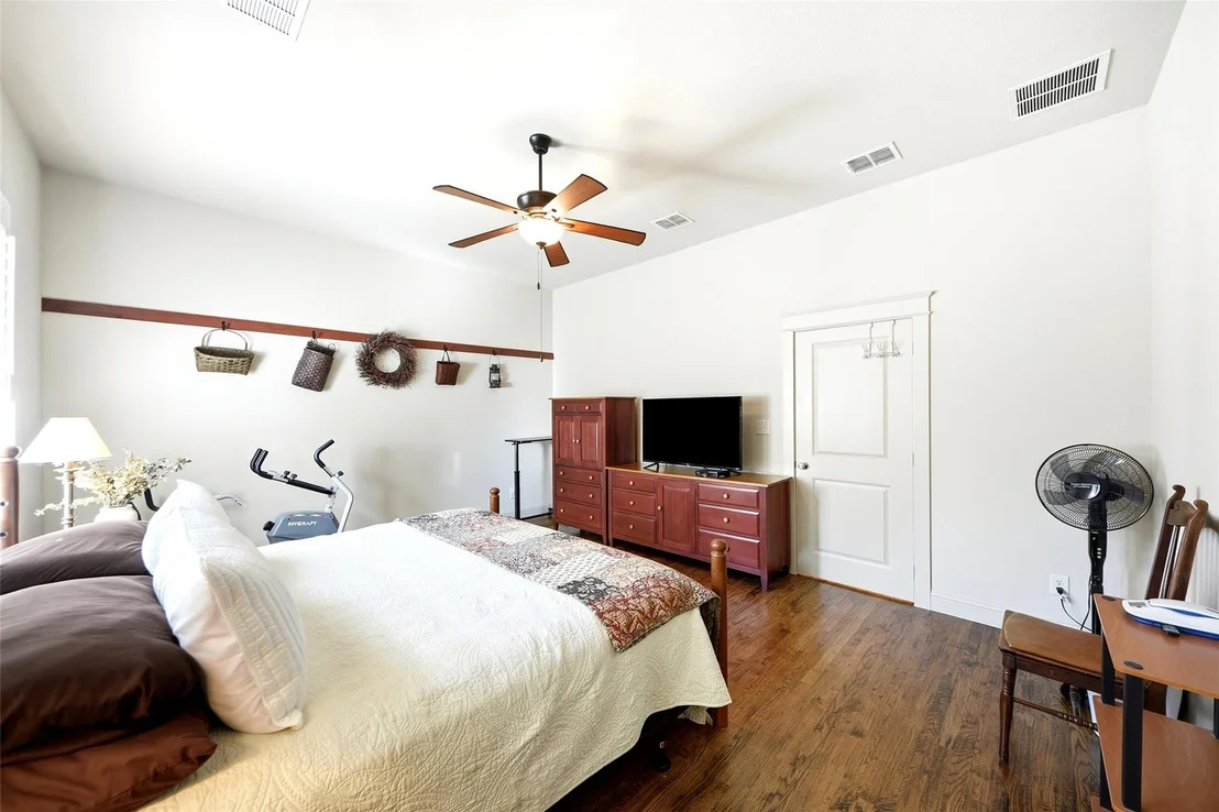 Photo of 7205 Darrow Drive