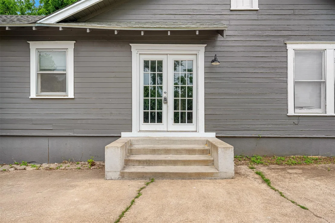 Photo of 512 Herring Avenue