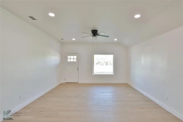 Photo of 2569 Bel Air