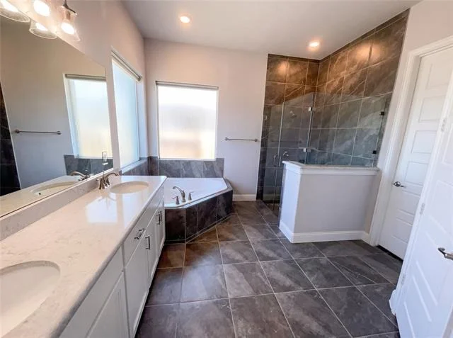 Photo of 2221 Laguna Drive