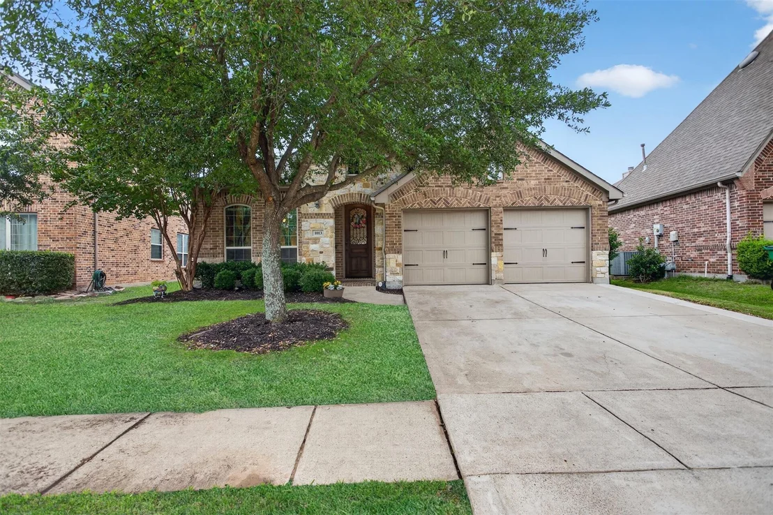 Photo of 1013 Somerset Circle