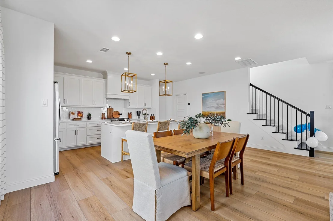 Photo of 406 Sunset Lane