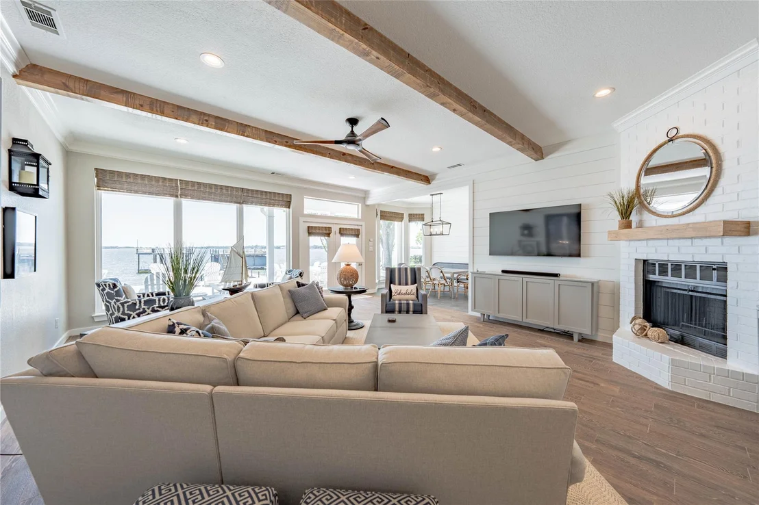 Photo of 684 Enchanted Isles Drive