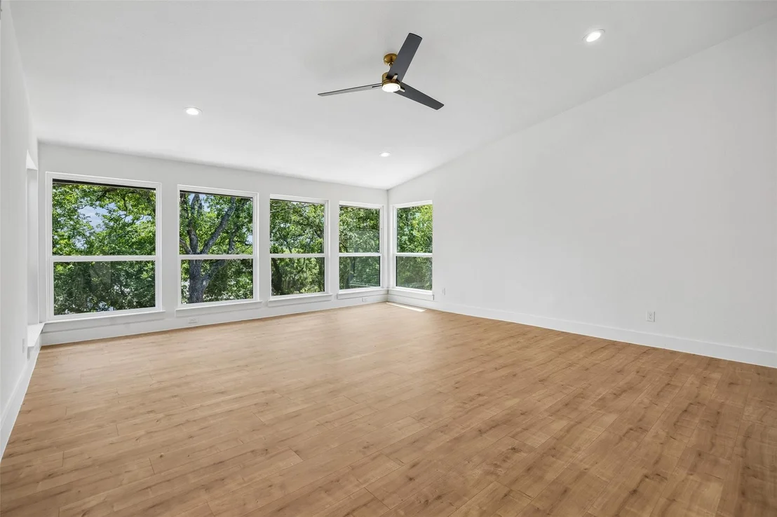 Photo of 2401 Chimney Hill Drive