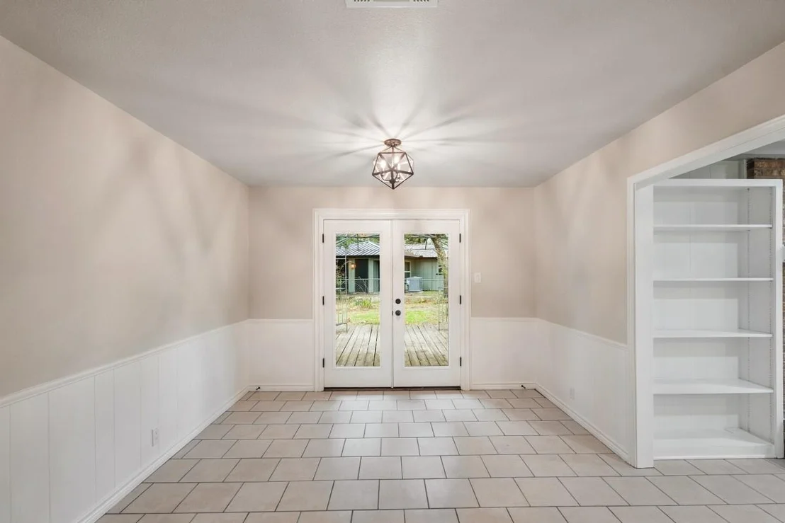 Photo of 1 Oakridge Circle