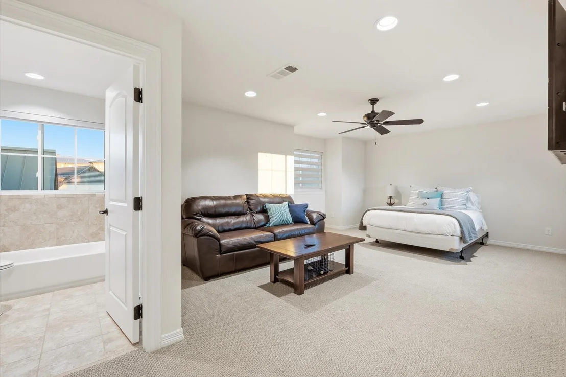 Photo of 7105 W Hells Gate Drive