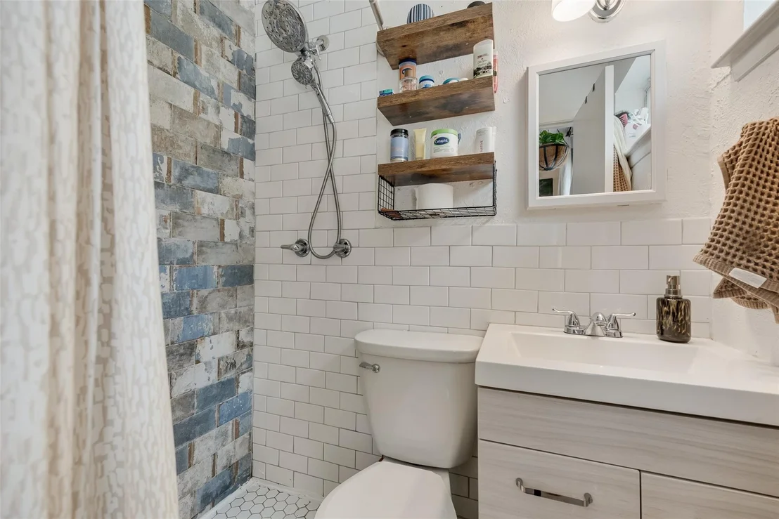 Photo of 3008 Albany Drive