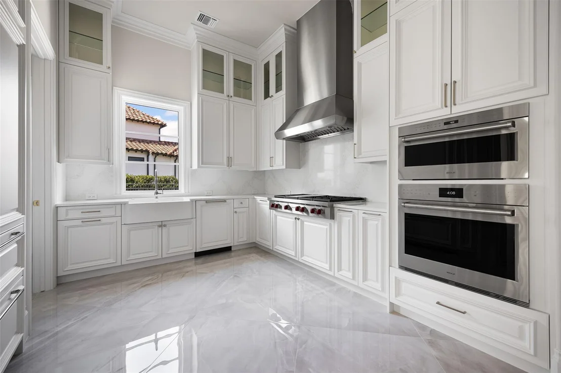 Photo of 402 Lakeway Drive