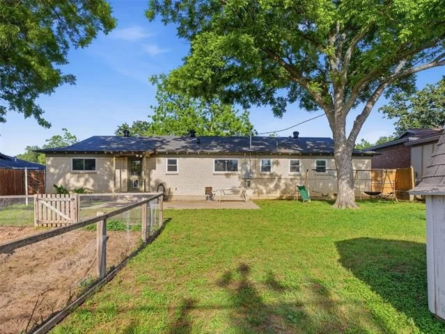 Photo of 825 Lee Drive