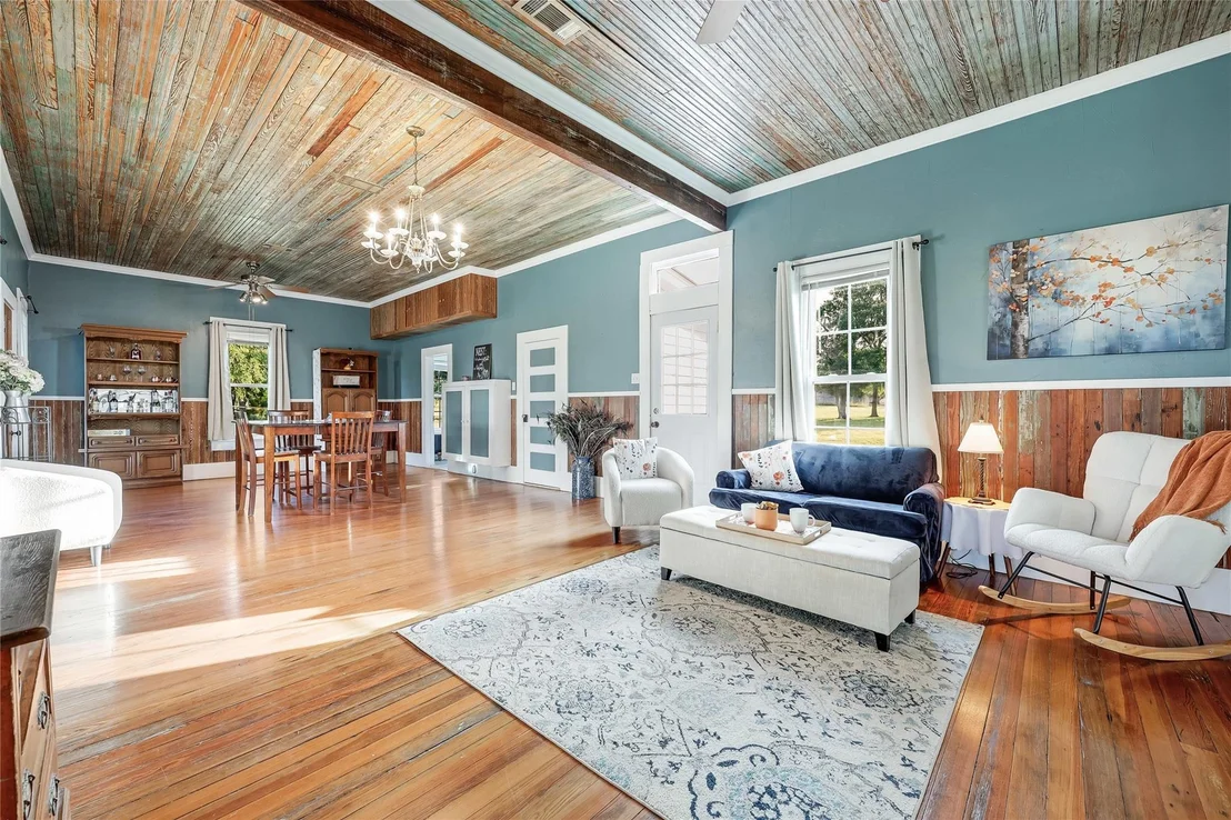 Photo of 13471 Cedar Valley Road