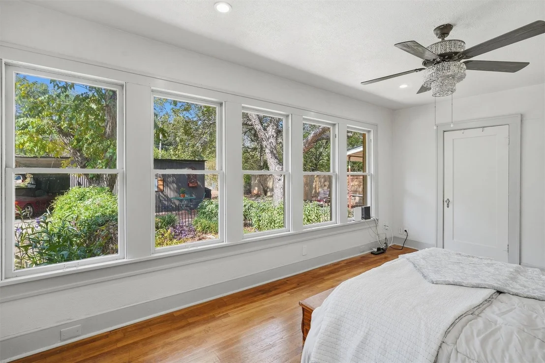 Photo of 704 Forrest Avenue