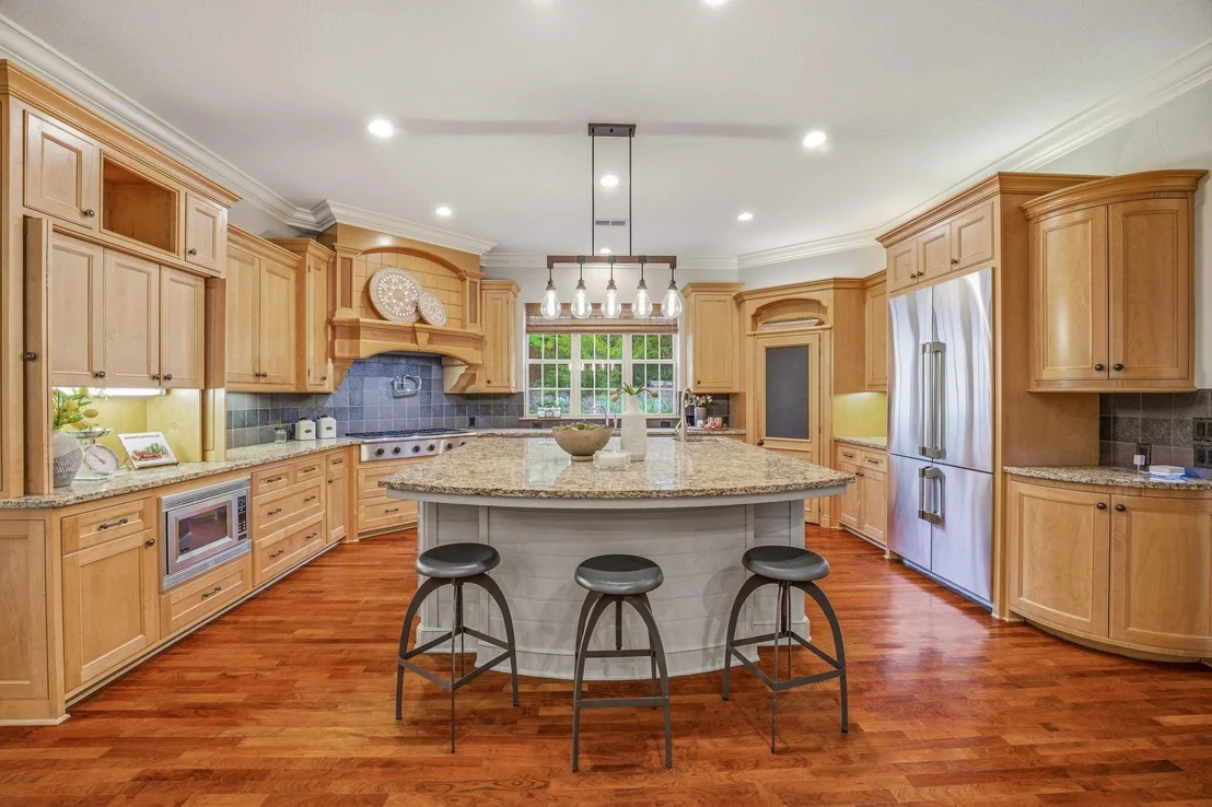 Photo of 6436 Valley Creek