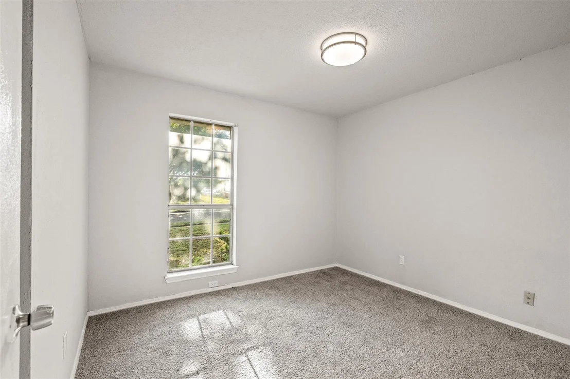 Photo of 948 Carom Way