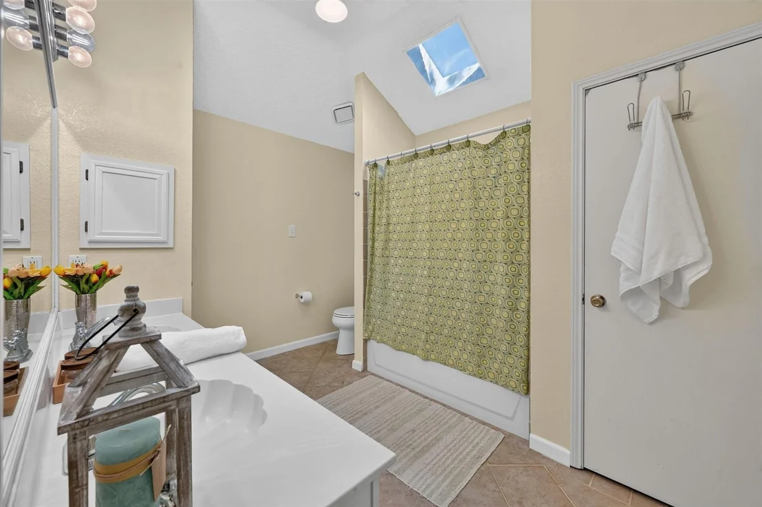 Photo of 2103 Meadowview Drive
