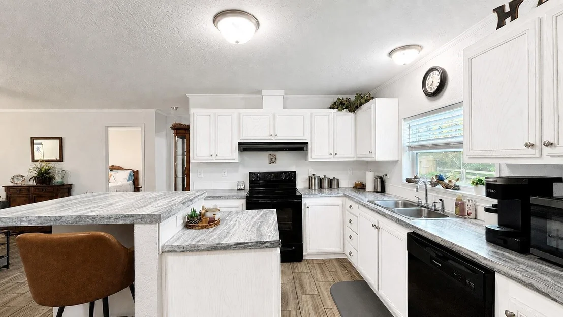 Photo of 852 Cheyenne