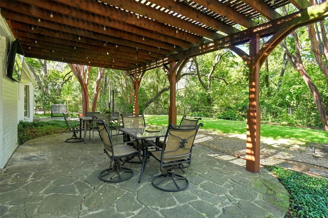 Photo of 933 Blue Lake Circle